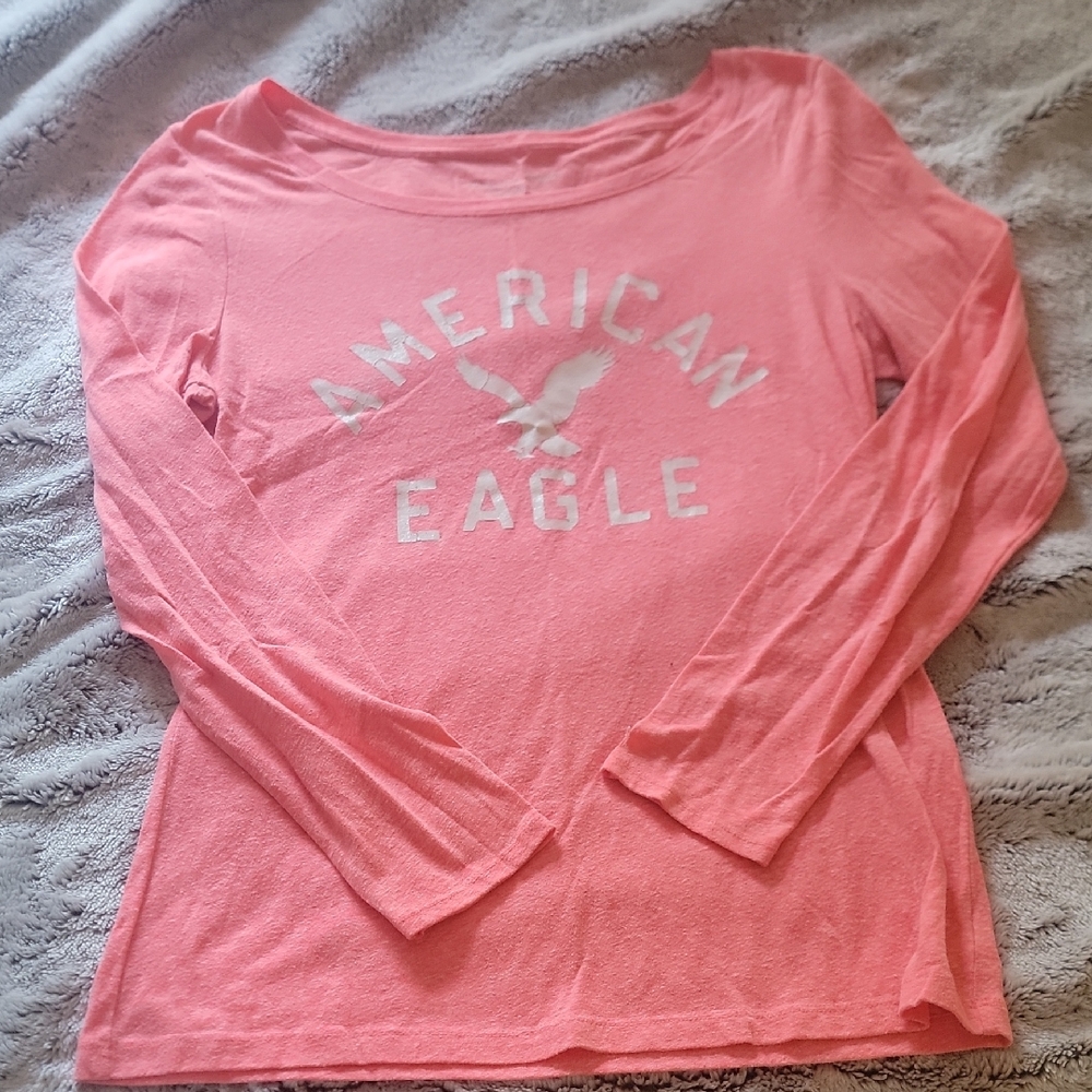 American Eagle Outfitters Pink Graphic Tee